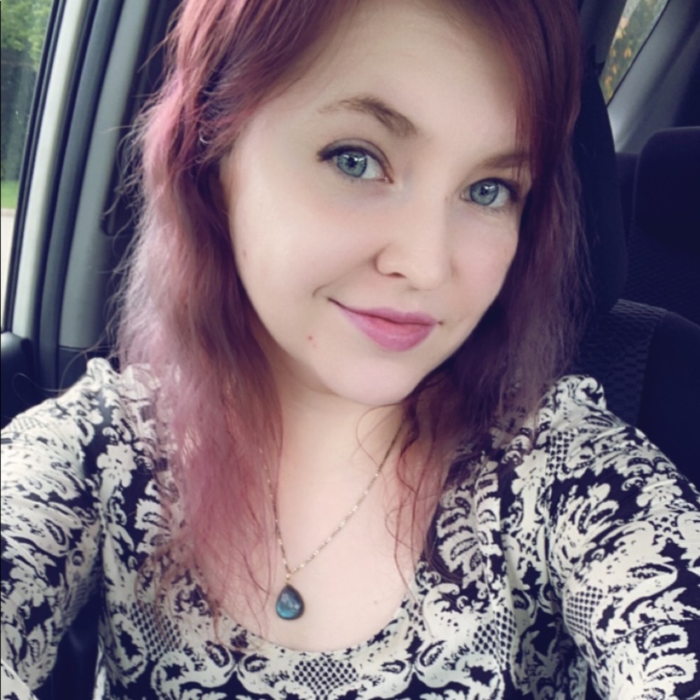 Meet your Posher, Stephanie